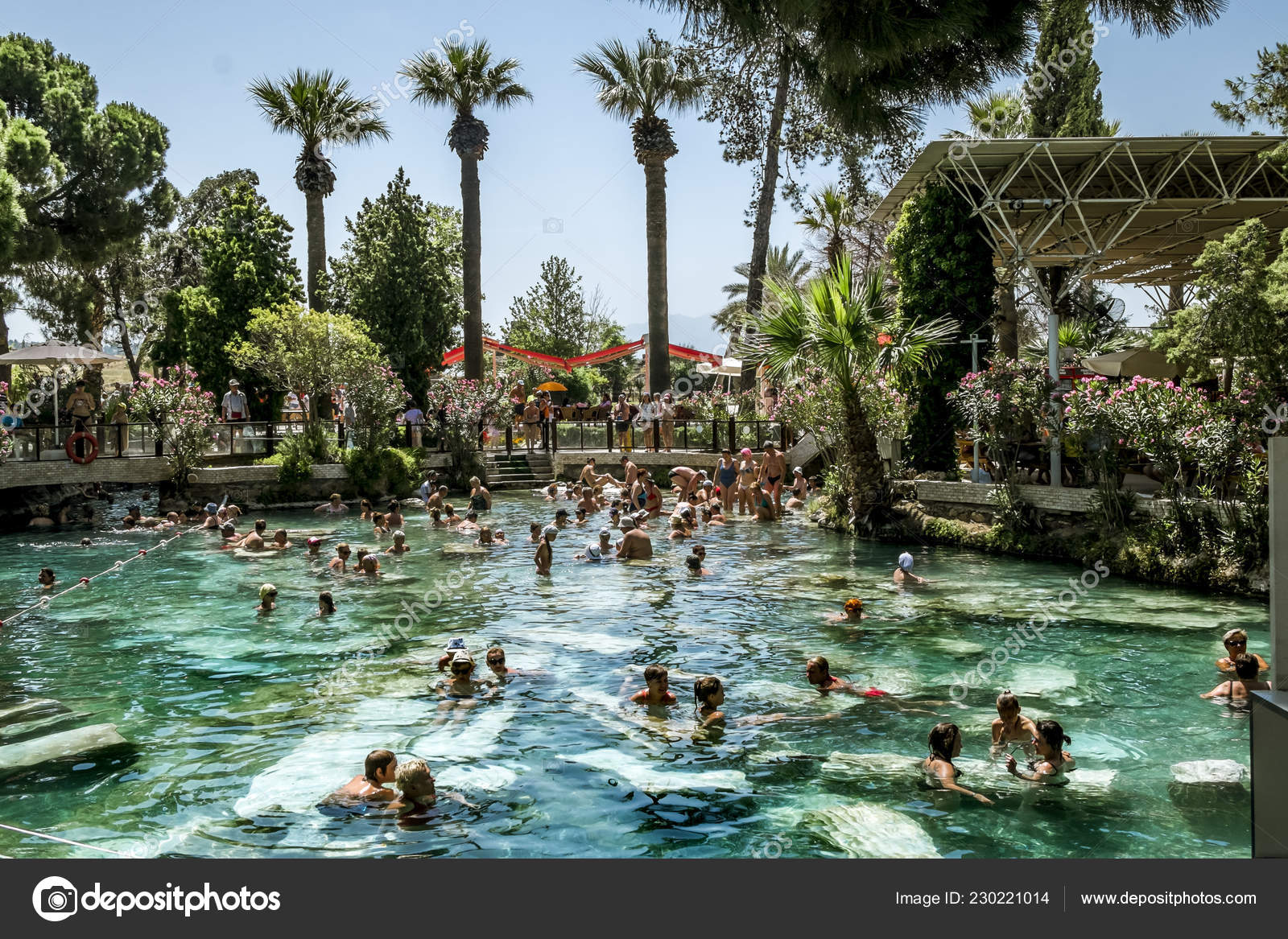 Why can't you wear shoes at the pools in Pamukkale?