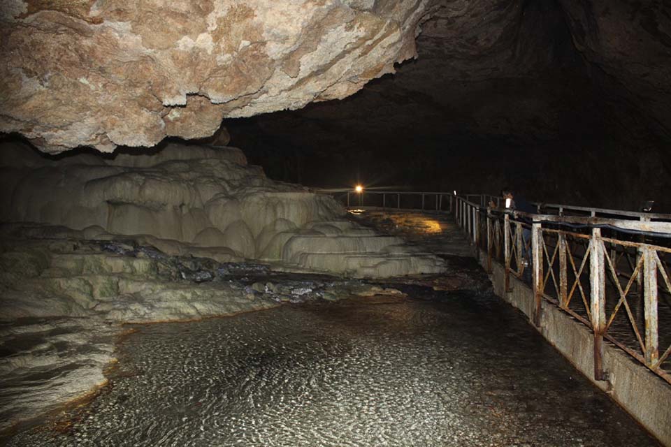 Kaklik Cave Tours: Explore Wonders with Moonstar Tours