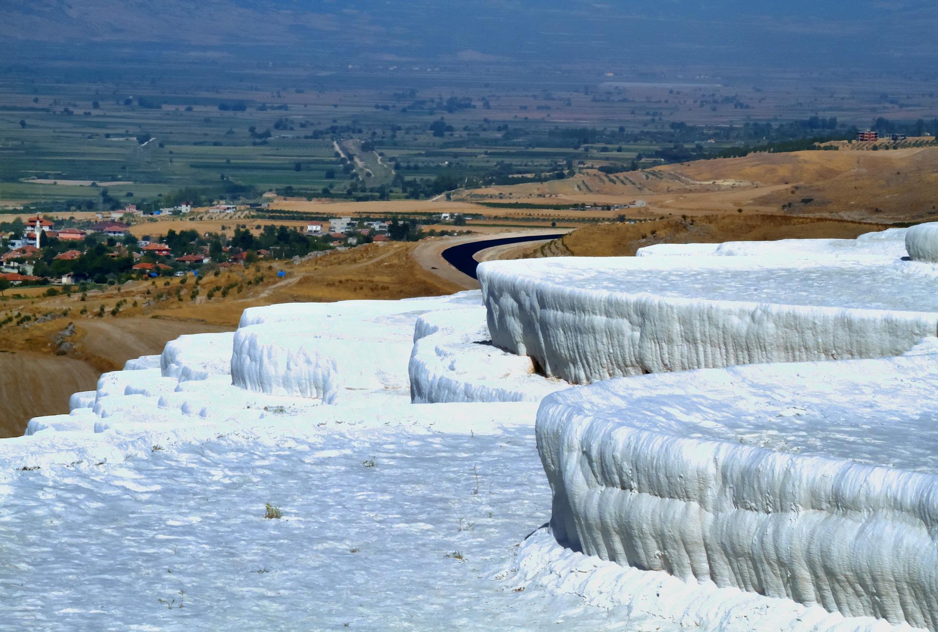 What cost a day in Pamukkale?