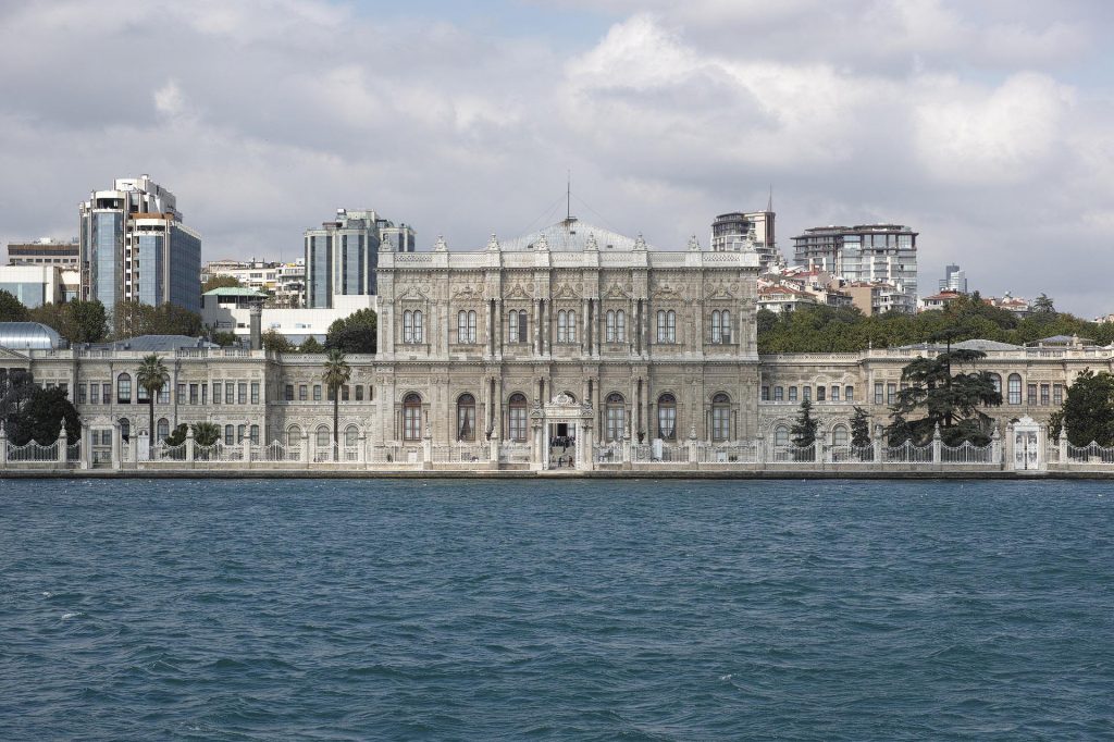dolmabahce-palace-2394619_1920