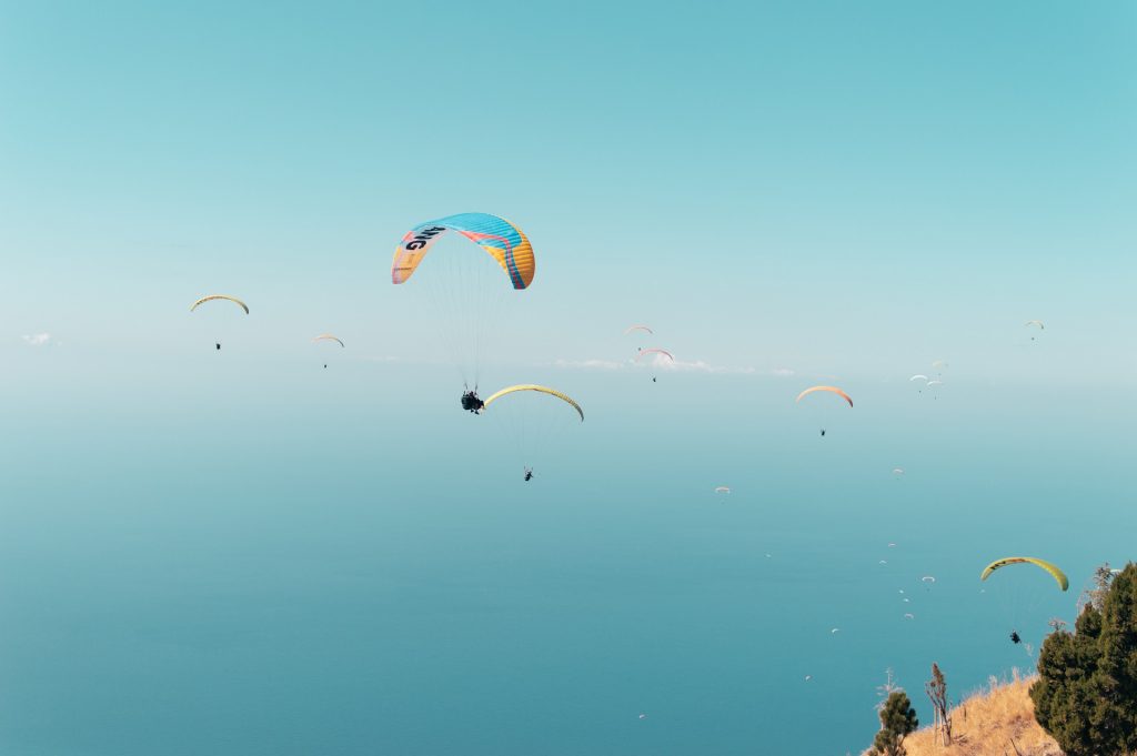paragliding-7105331_1920